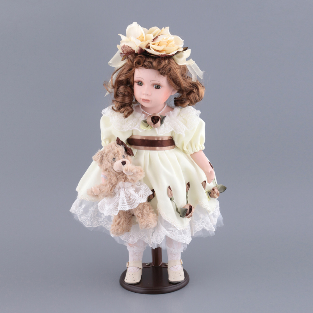Кукла Aislin  (48 см), размер 48 см, цвет желтый