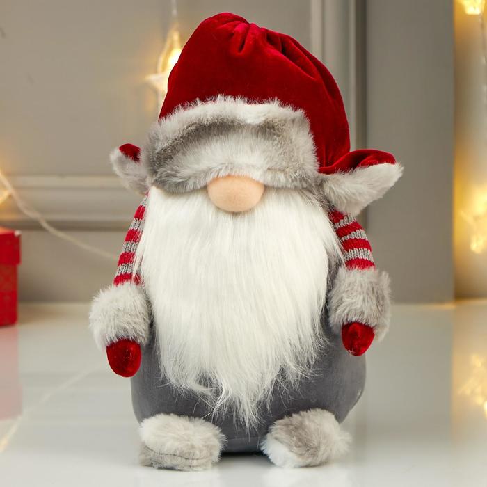 Кукла интерьерная Дедушка Мороз в серой шубе и красном колпаке-шапке ассортименте (55х15х16 см) Сима-Ленд sil951017