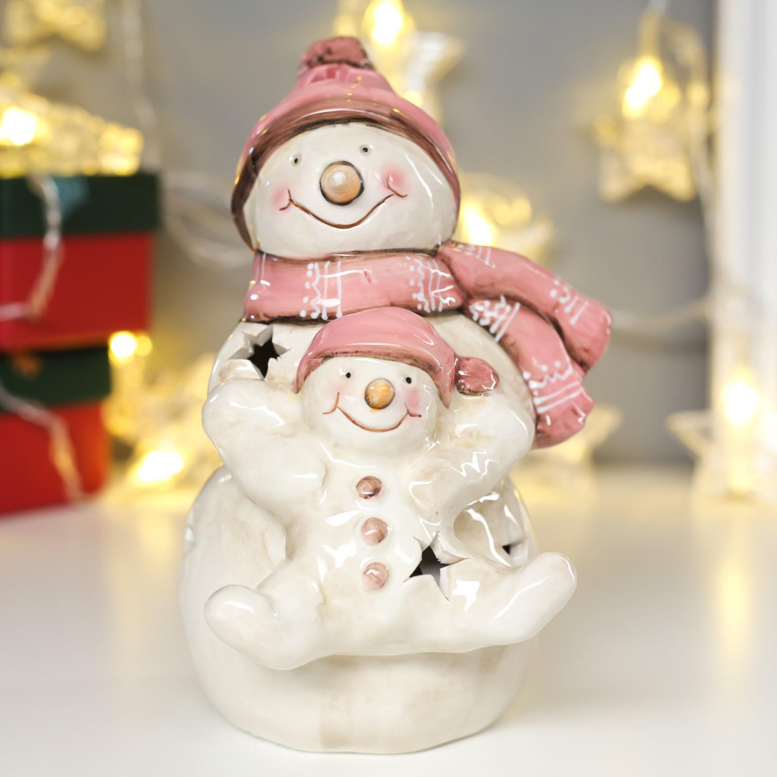 Сувенир Снеговик со снеговичком в розовых колпаках (11х11х17 см)