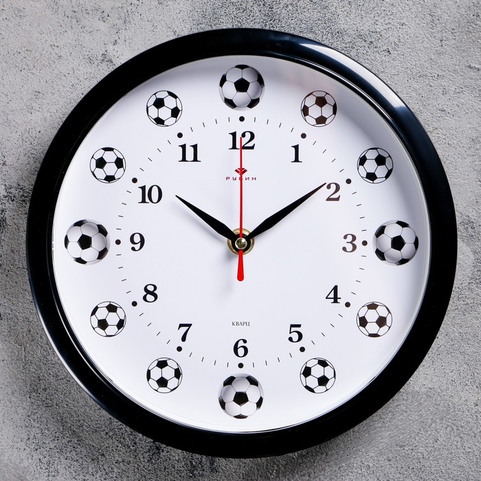 Часы Футболисту (23х23х6 см)