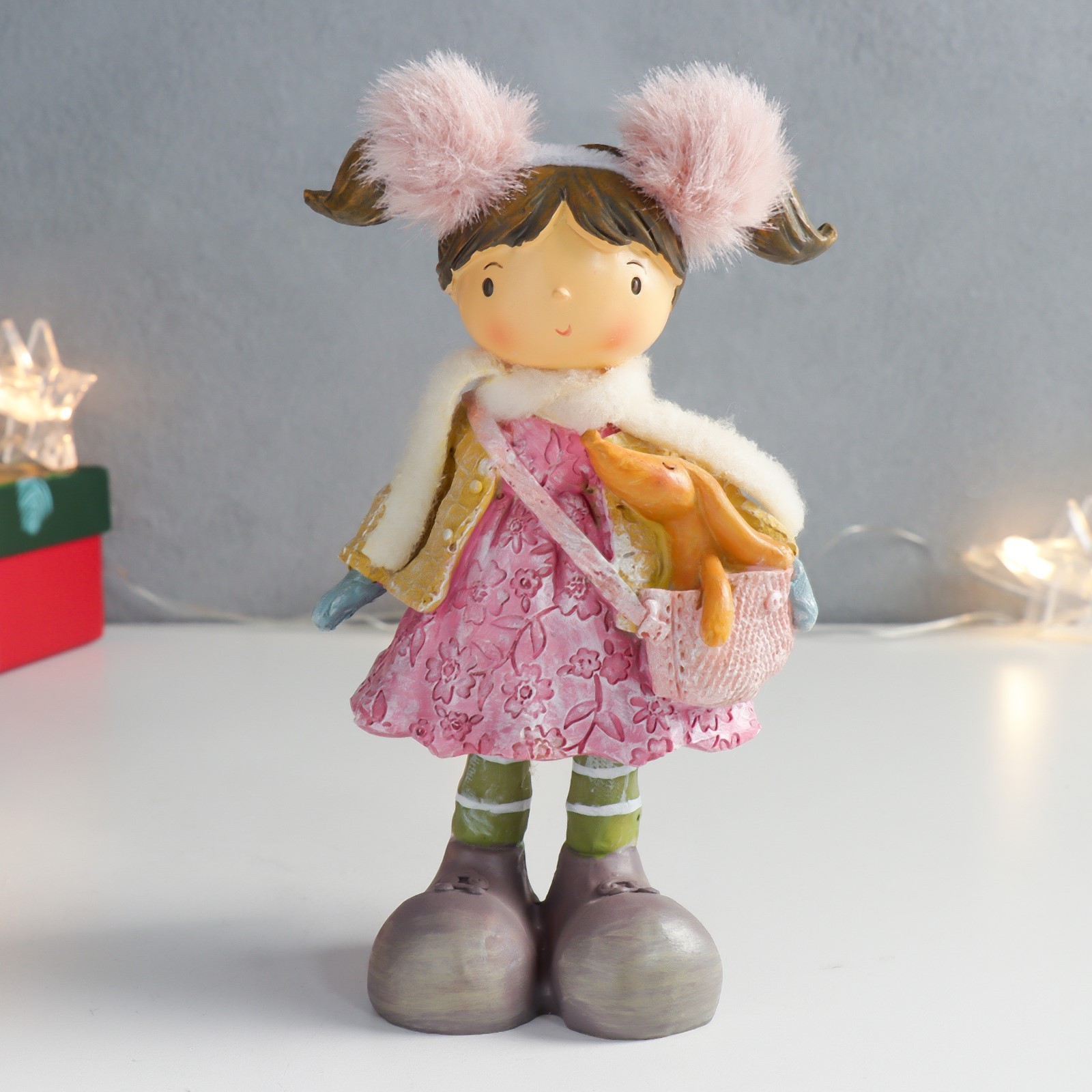 Сувенир Девочка в розовом платье с собачкой в сумочке (13х11х20 см)