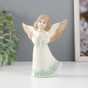 Сувенир Девочка-ангел в платье с клеткой молится (7х4х12 см)