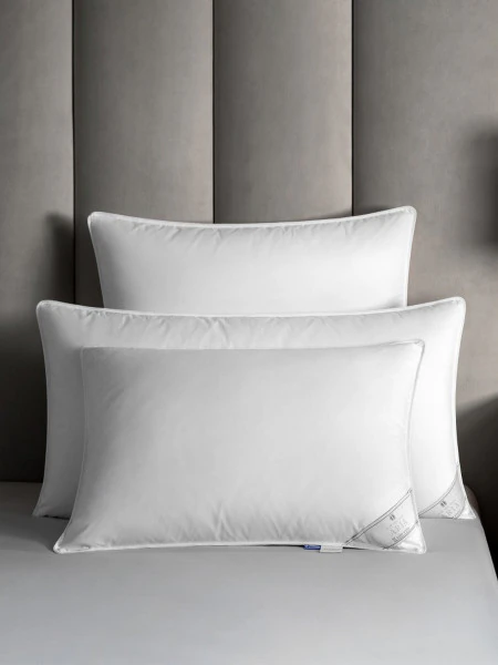 Подушка Ария (70х70)