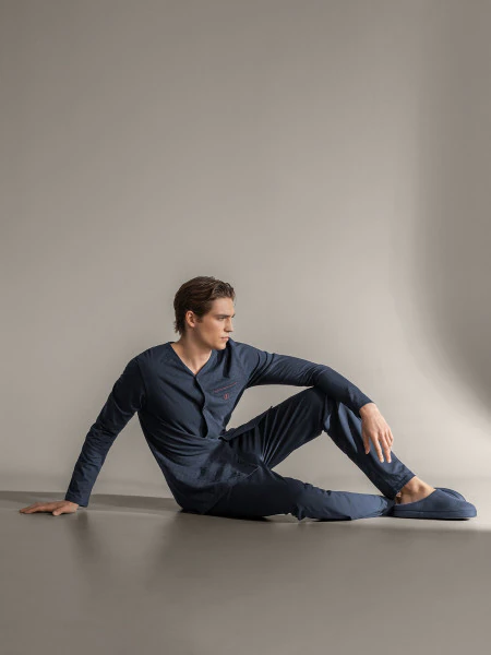 Брюки и кардиган Идман