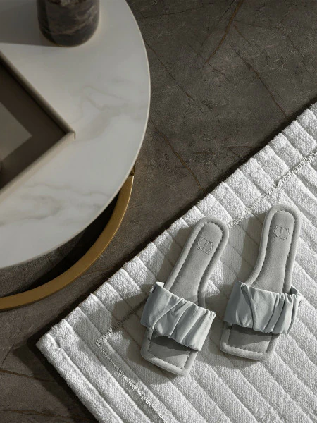 Кожаные тапочки Амита