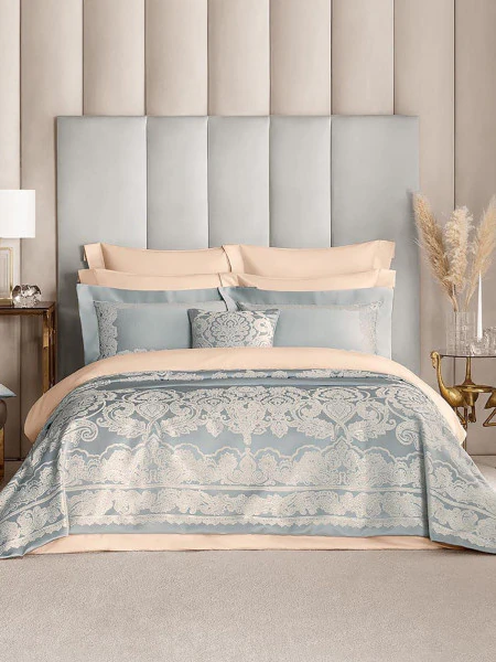 Покрывало Мадалина (260х260 см)