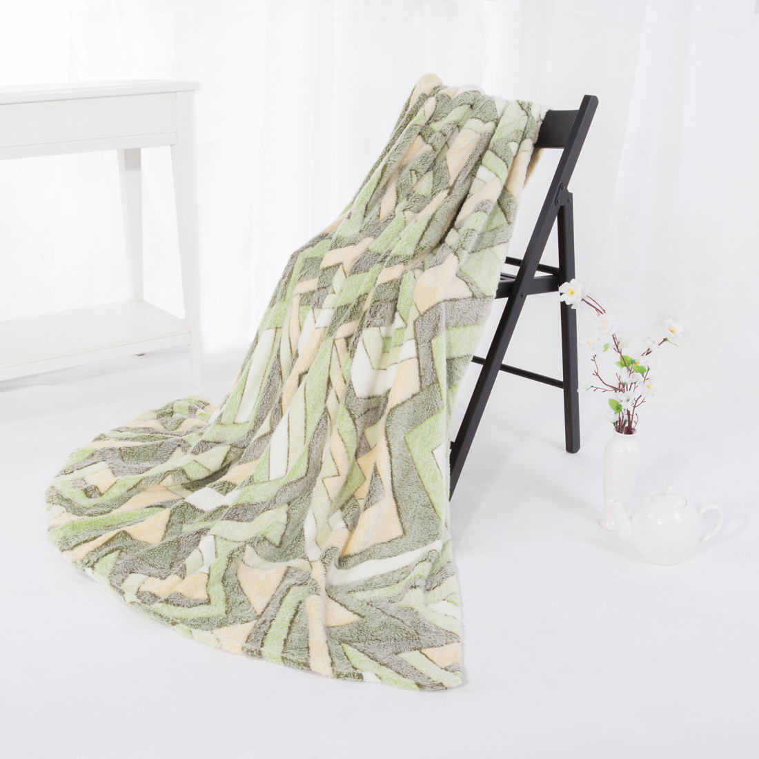 

Пледы и покрывала Eleganta