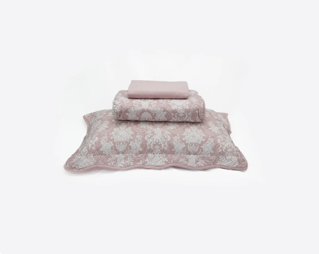 Постельное белье с покрывалом-пледом Доминика Цвет: Розовый (Евро макси), размер 50х70 (2 шт)