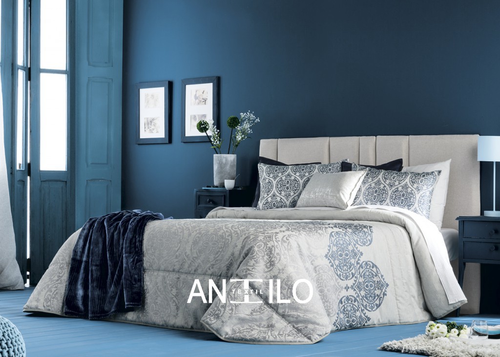 

Пледы и покрывала Antilo