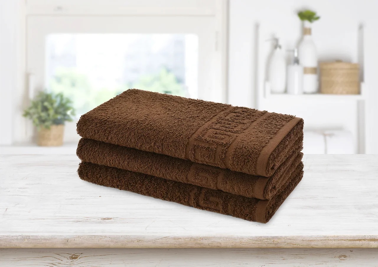 Коричневое полотенце. Туркменские полотенца. Полотенце (светло-коричневый). Полотенце белое и коричневое.