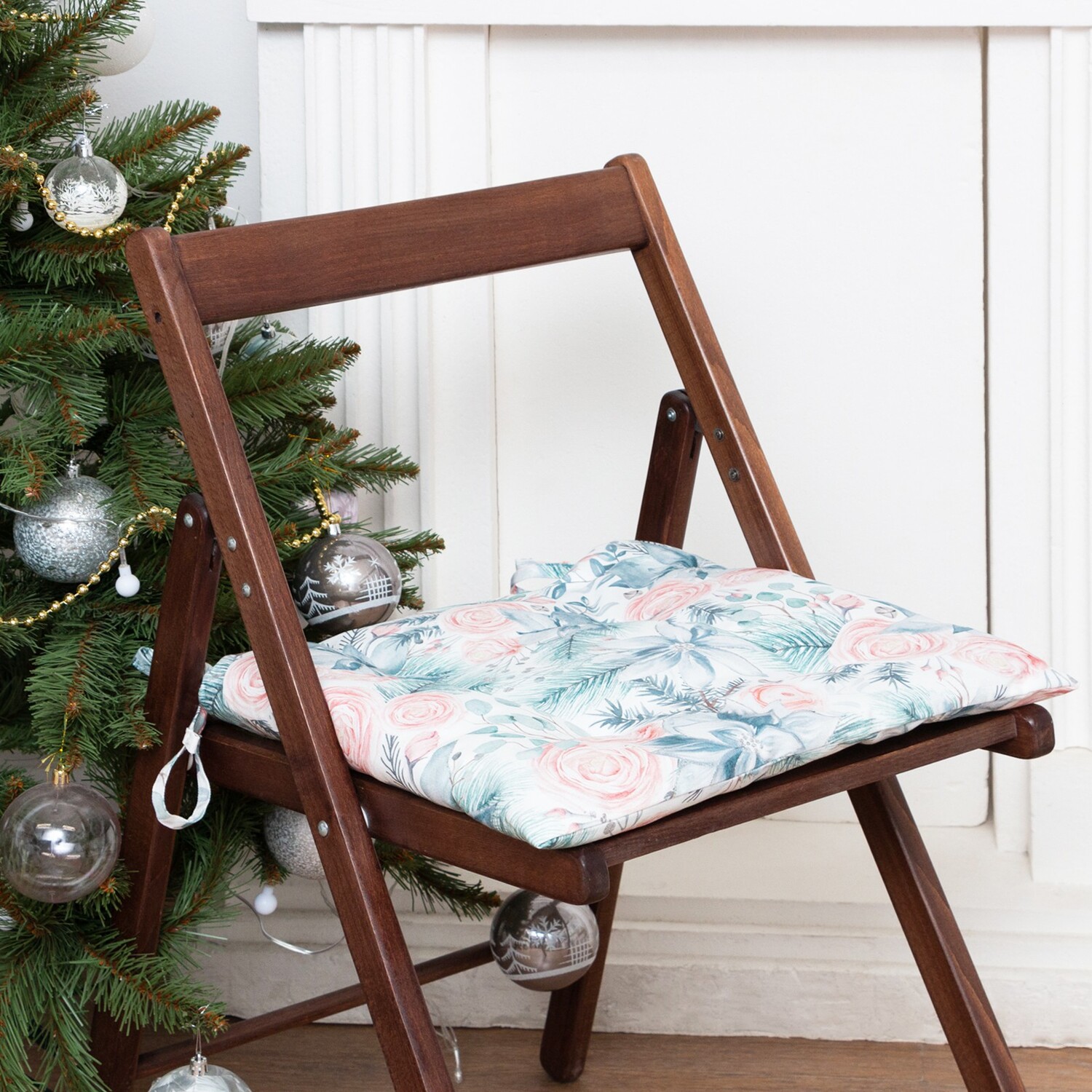 Подушка на стул Christmas flowers (42х42), размер 42х42 tel836863 Подушка на стул Christmas flowers (42х42) - фото 1