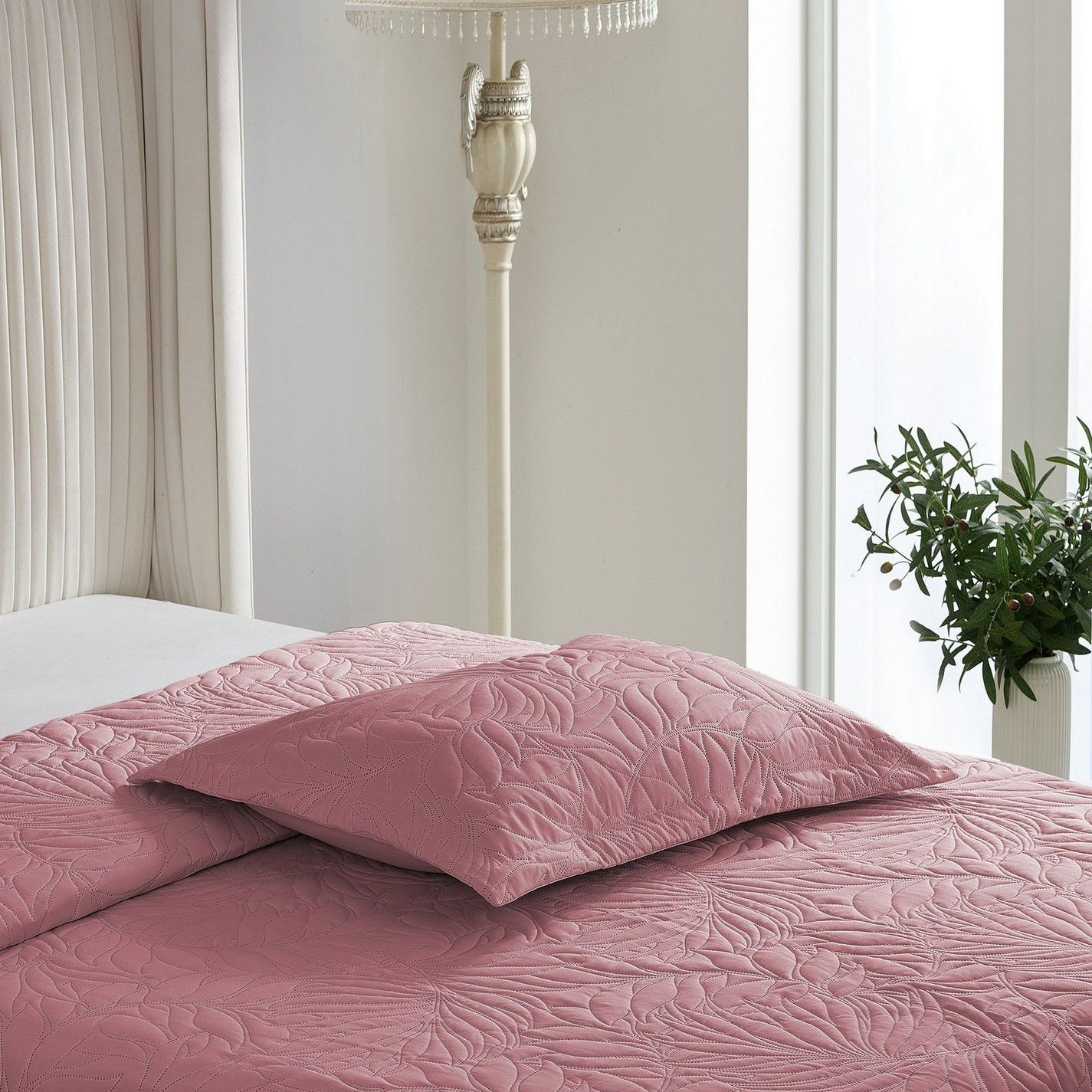 Декоративная наволочка Alessa цвет: розовый (50х70), размер 50х70
